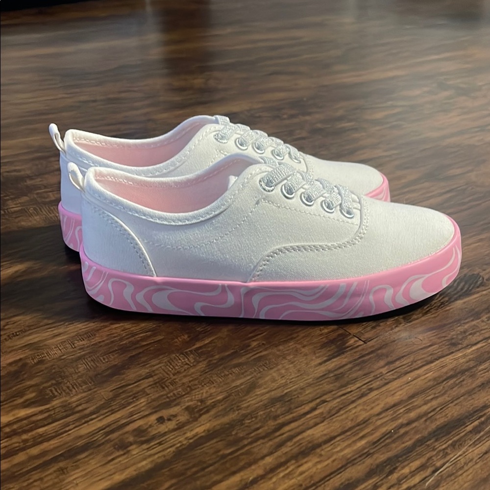Old Navy Kids Shoes - White and Pink
